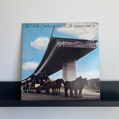 The Doobie Brothers - The Captain and Me
